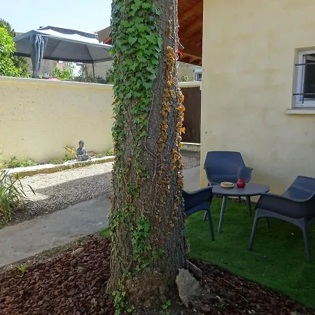 Des Pleiades Bed & Breakfast 3*
